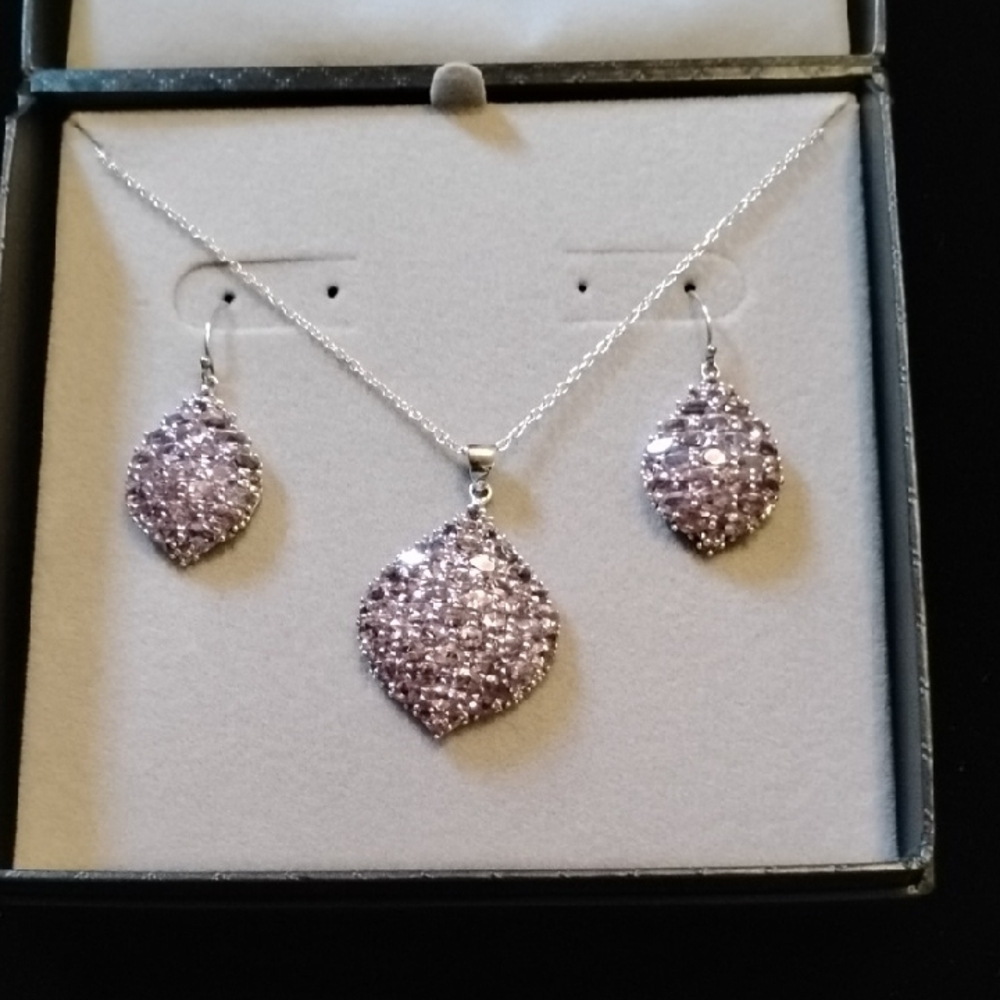 Elegant Sterling Silver and Purple Necklace and Earing Set